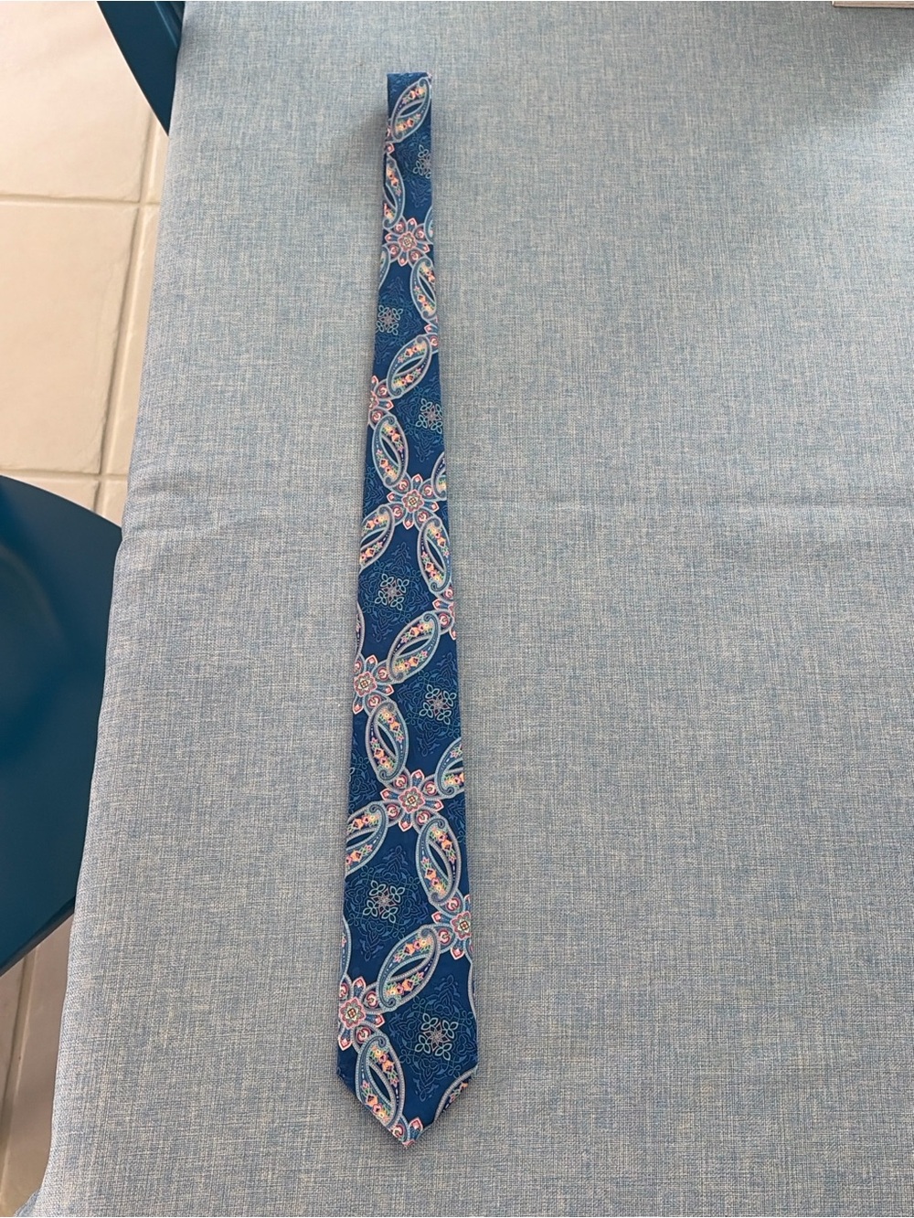 Geoffrey Beene blue paisley tie